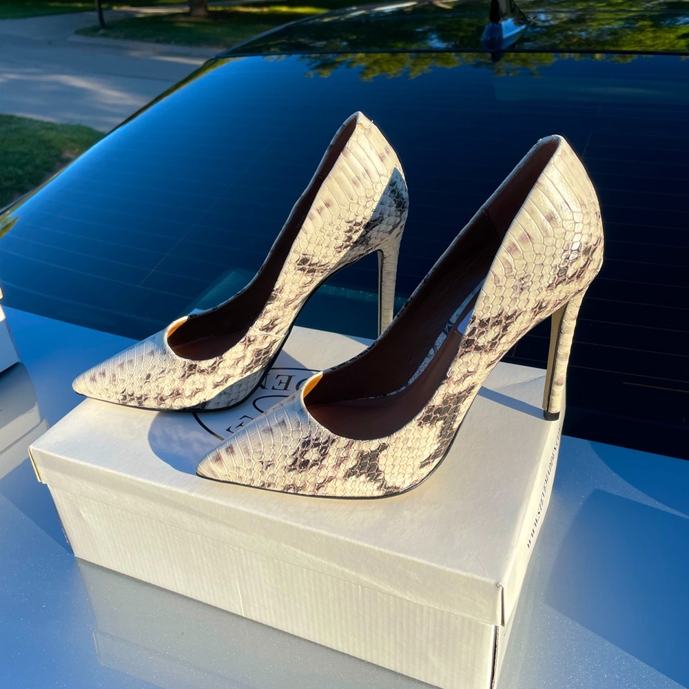 NEW Steve Madden Pumps